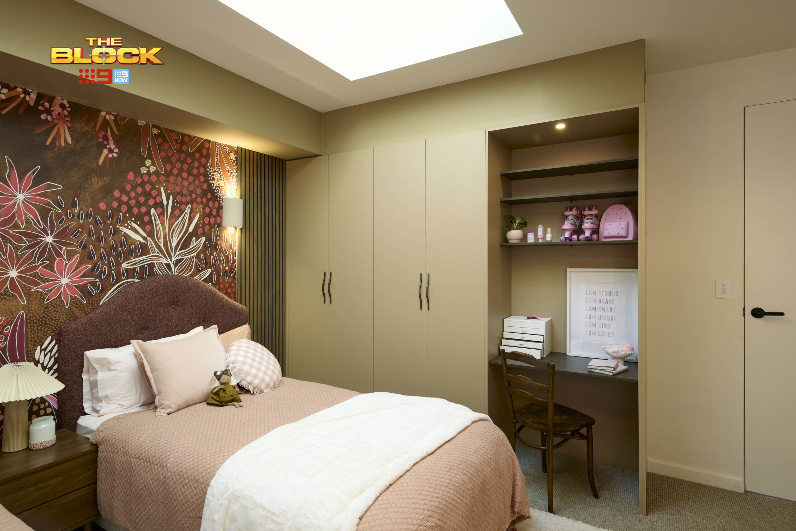 built-in-wardrobe-with-desk