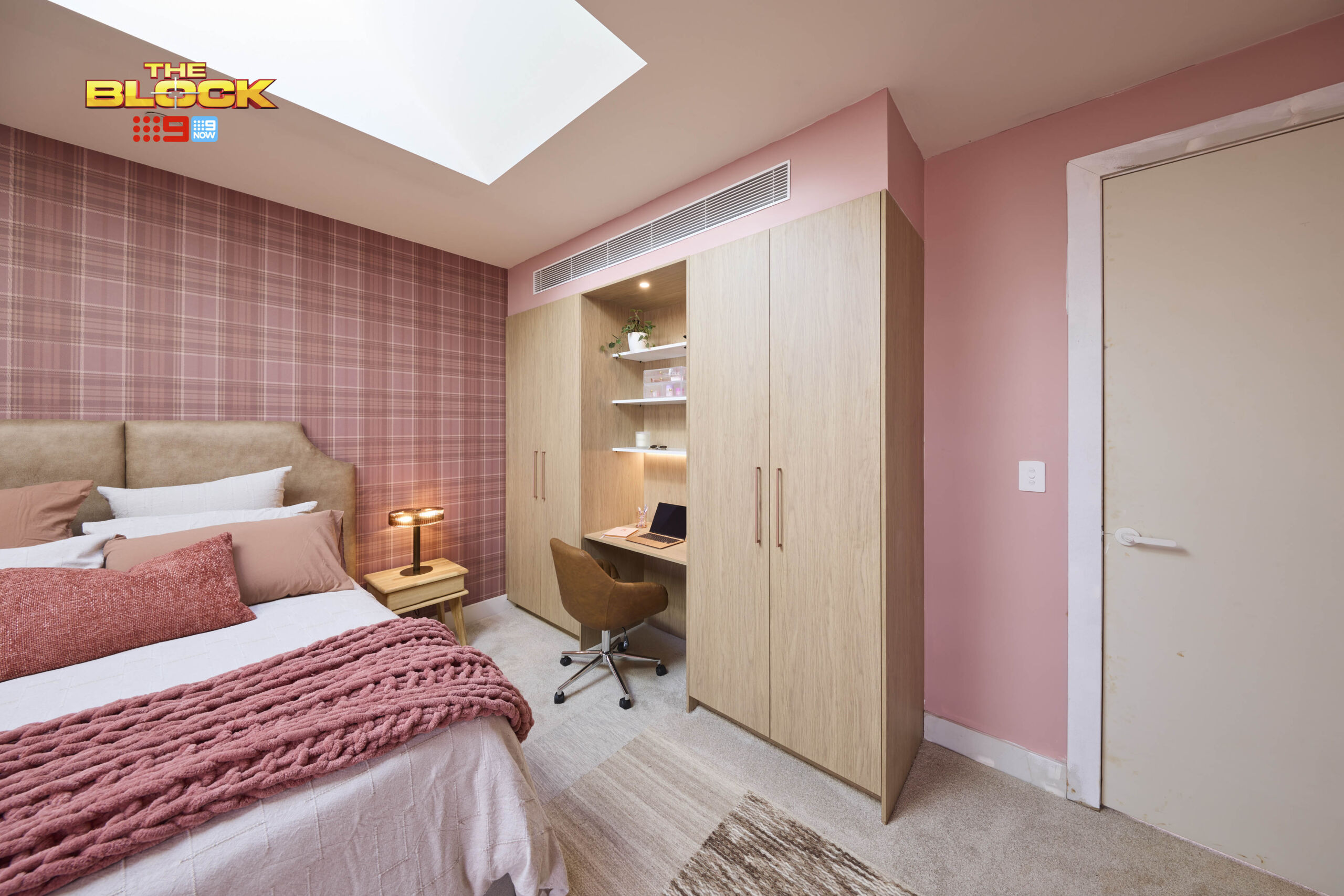 built-in-wardrobe-with-timber-look-doors-and-desk