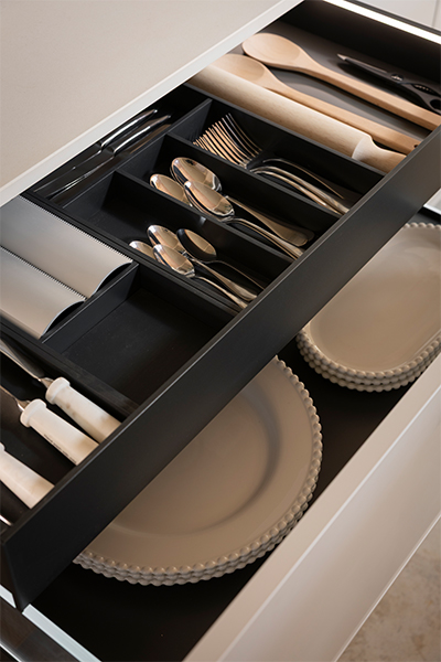 Hettich-AvanTech-drawers-with-side-illumination-for-easy-kitchen-storage-in-The-Block-2025-House-3