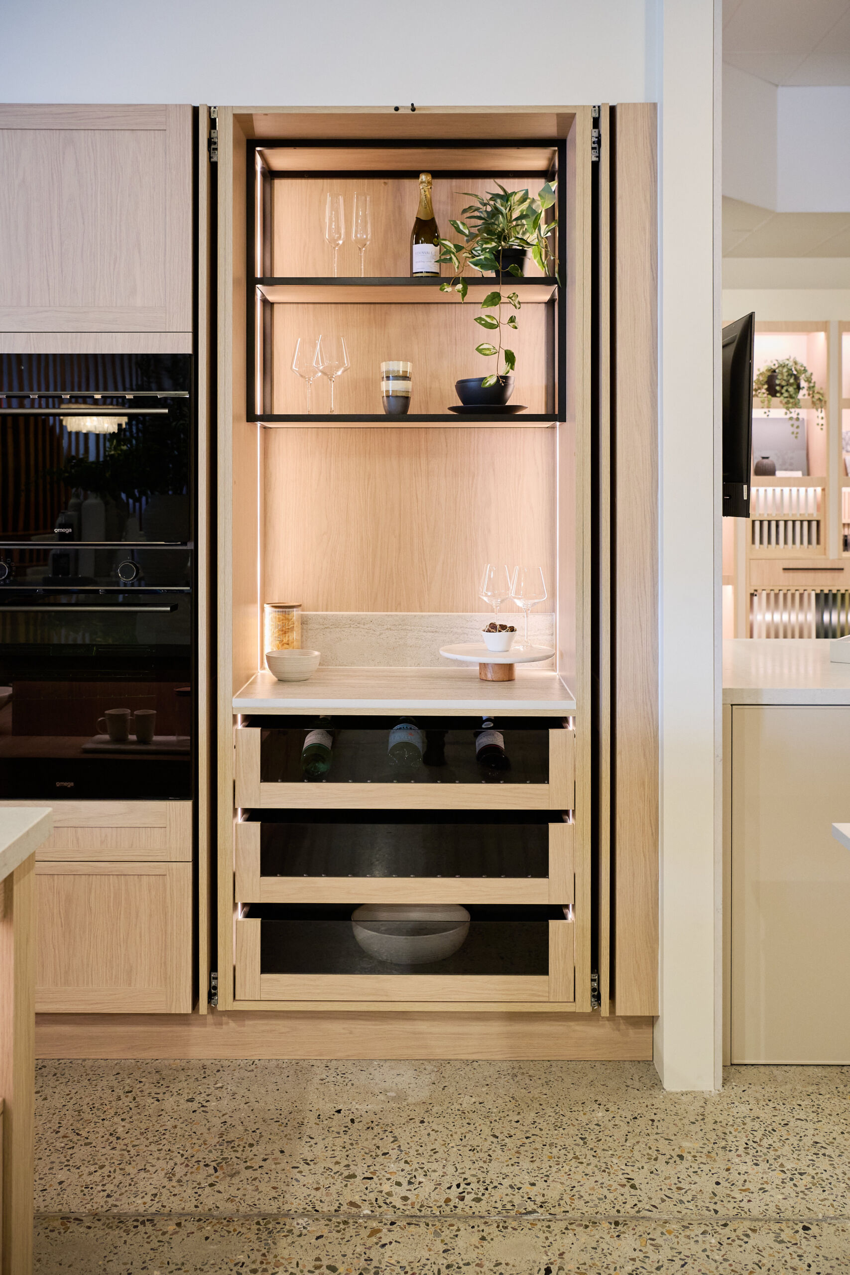 kitchen-wine-drawers-open-shelves