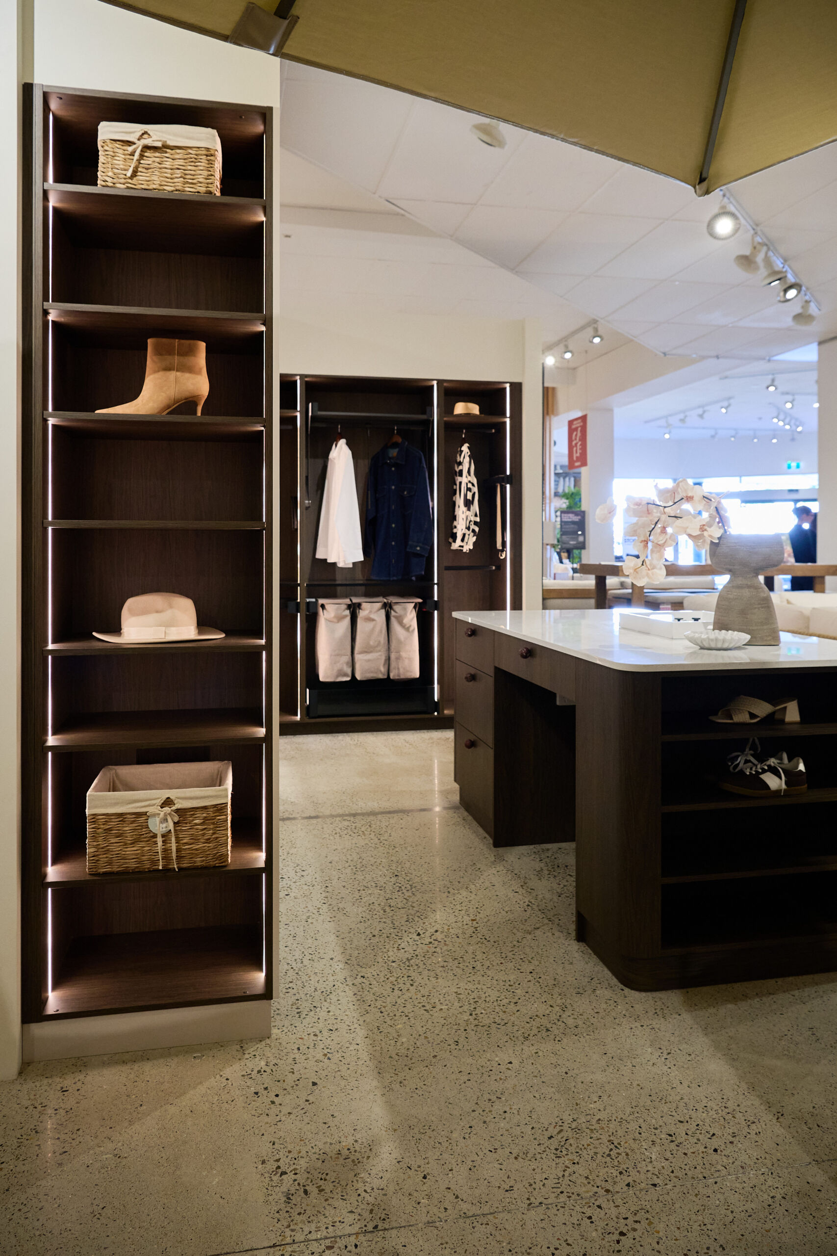 walk-in-wardrobe